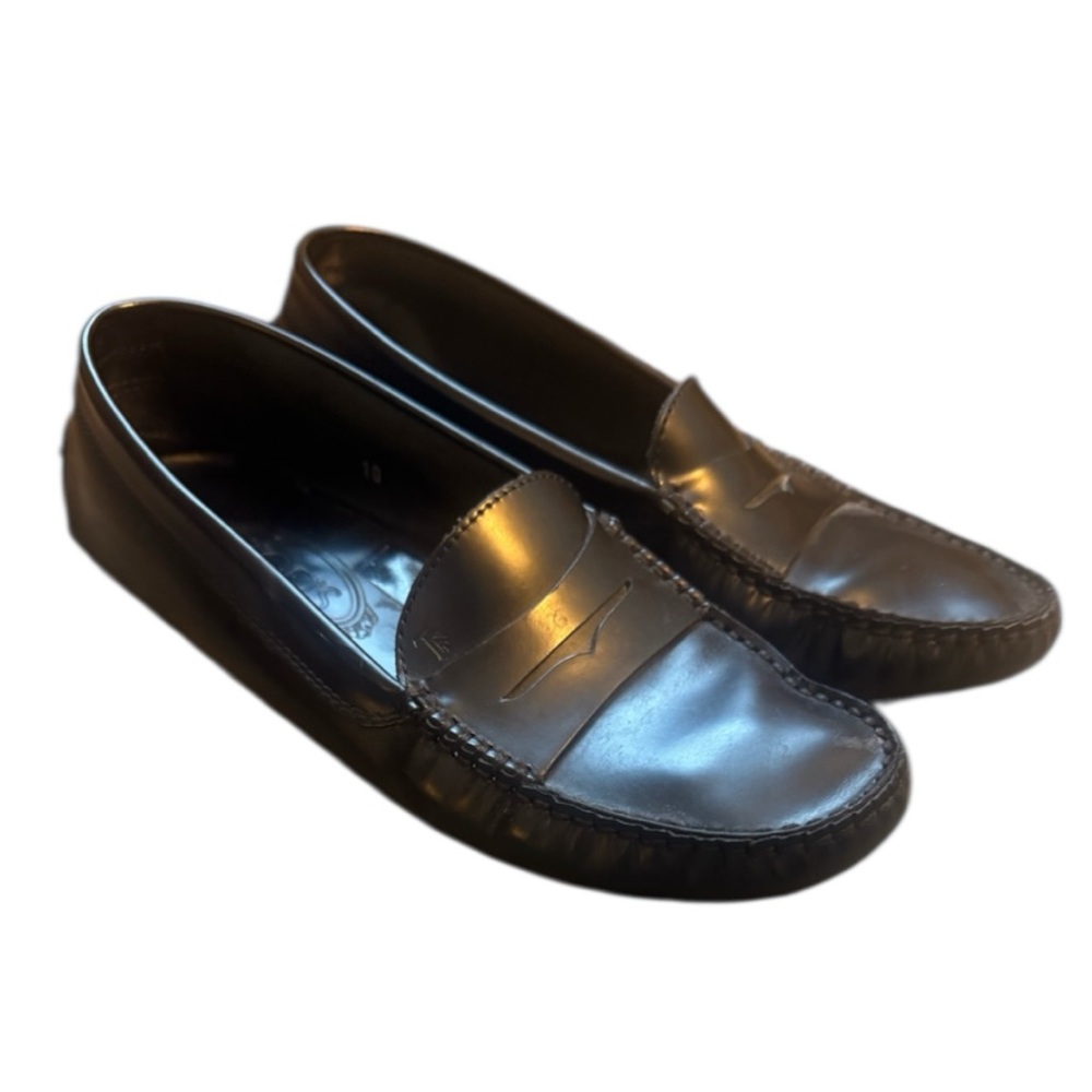 Tod’s Gommino Box Leather Drivers in Black EUC Size 10